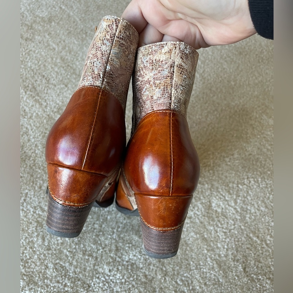 L’Artiste by Spring Step Belle Bootie. Women size 38 (7.5-8US) - Picture 8 of 11